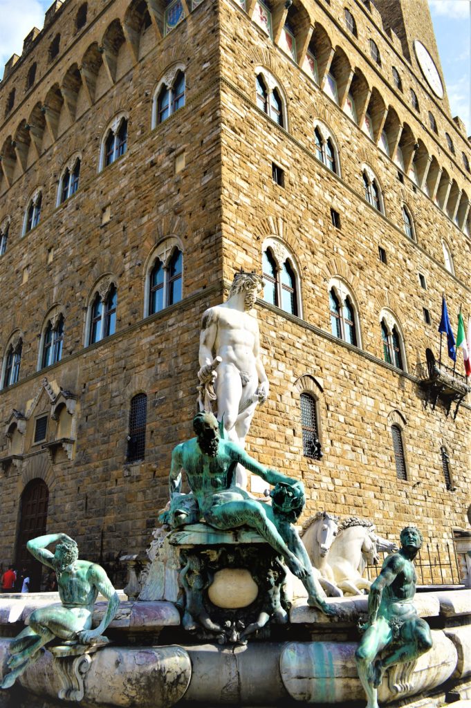 Palazzo Vecchio fountain, Florence, Firenze, Italy | Round ...